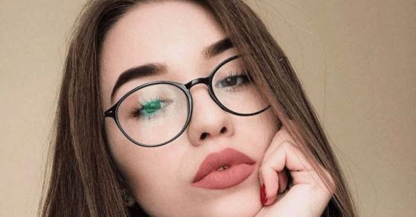 Đeo kính có nối mi được không? Có ảnh hưởng khi đeo kính không?