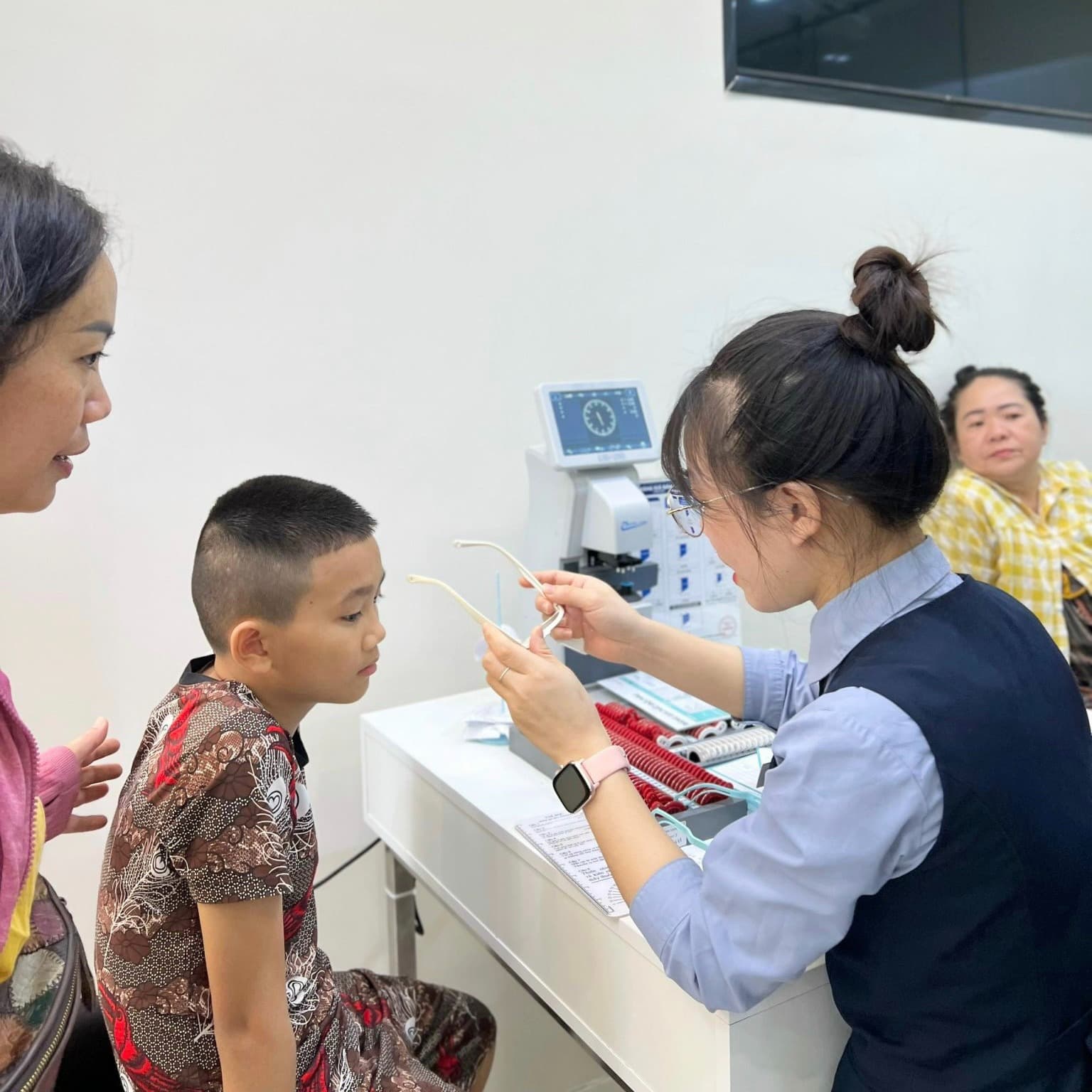 Chăm sóc mắt cho trẻ đúng cách