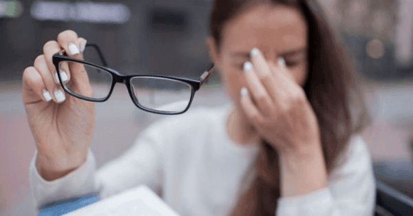 Có thể cải thiện mắt mờ đột ngột bằng một số cách trên