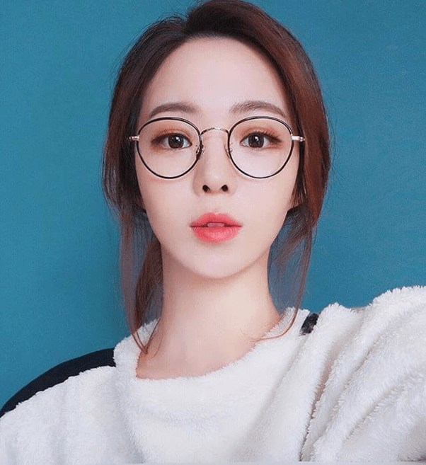 Kính cho người tóc ngắn - mặt trái tim