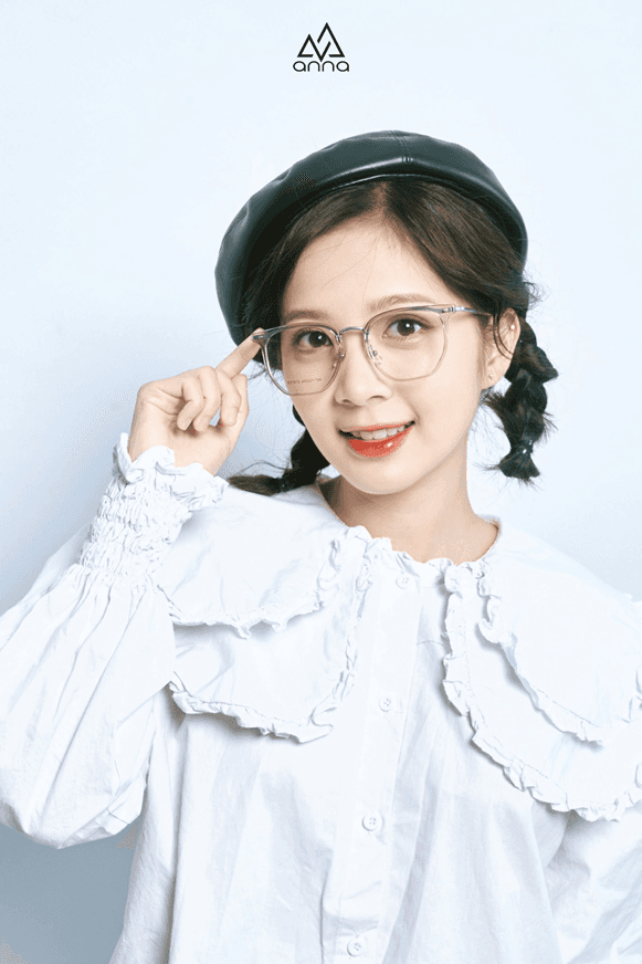 Chọn kính cho khuôn mặt gầy