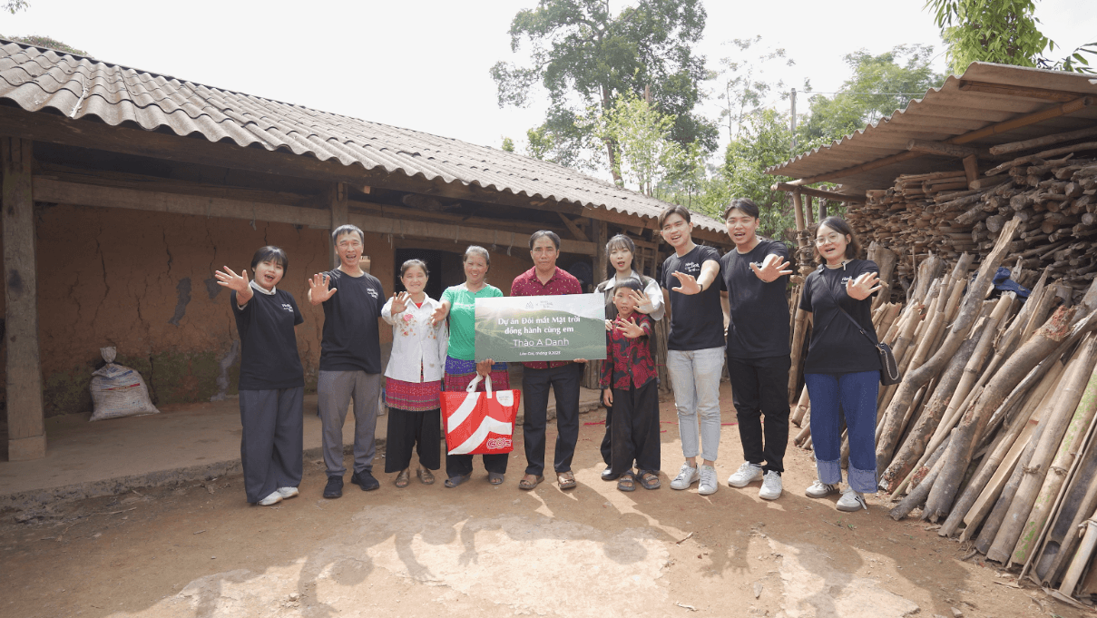 Hành trình “Đôi Mắt Mặt Trời của Kính Mắt Anna