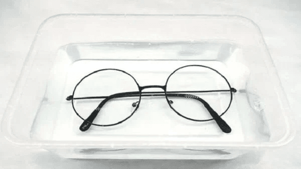 Cách sửa gọng kính bị lệch