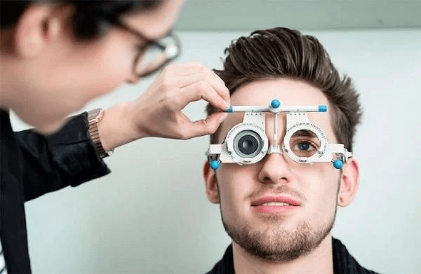Thăm khám với bác sĩ có chuyên môn giúp tình trạng này được cải thiện