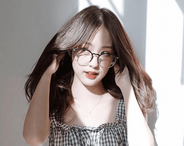 Chụp hình với kính tròn đáng yêu